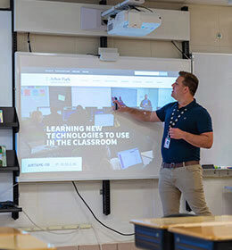 NEC Projectors Create 21st-Century Education Spaces for Illinois School District